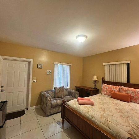 Royal Poinciana Stay Miami Springs Buitenkant foto